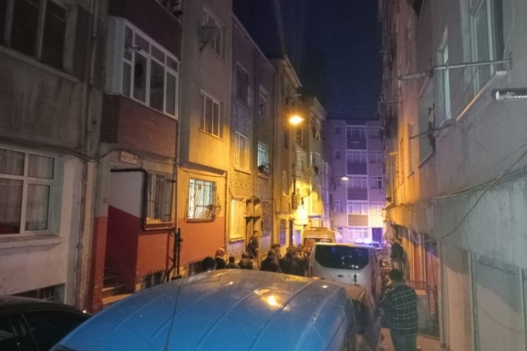 İstanbul'da korkun&ccedil; cinayet: Boğazını kesip, bileziklerini &ccedil;aldılar