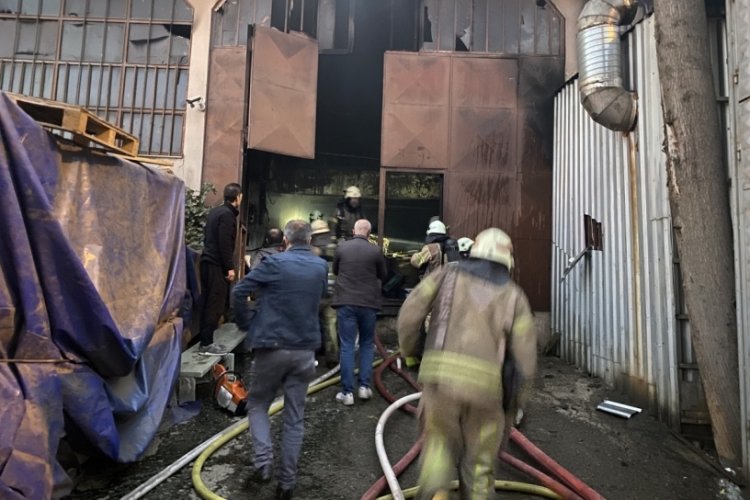 İstanbul'da krom kaplama imalathanesinde korkutan yangın