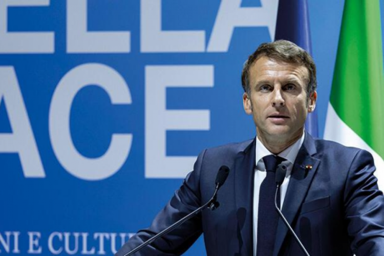 Macron: Barış m&uuml;mk&uuml;n, ancak ne zaman olacağına Ukraynalılar karar verecek