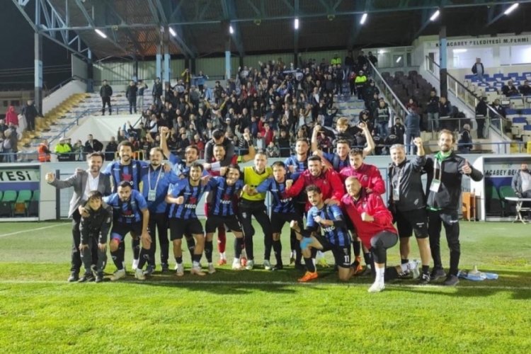 Karacabey Belediyespor liderliğini s&uuml;rd&uuml;rd&uuml;
