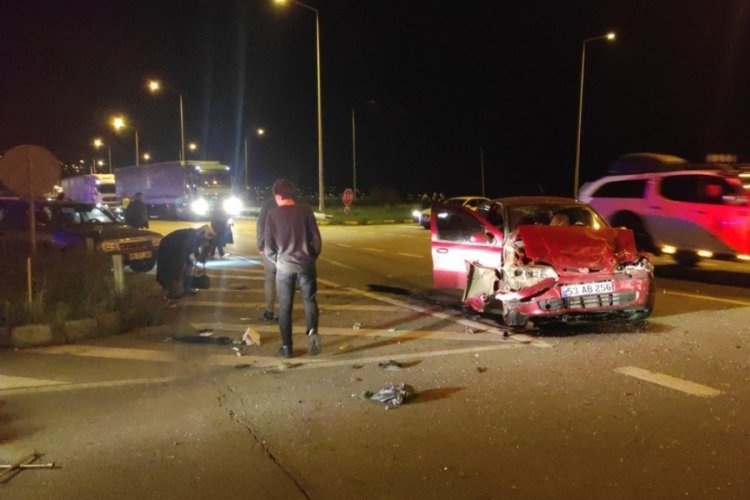Giresun'da iki otomobil &ccedil;arpışması sonucu LPG tankı ara&ccedil;tan fırladı
