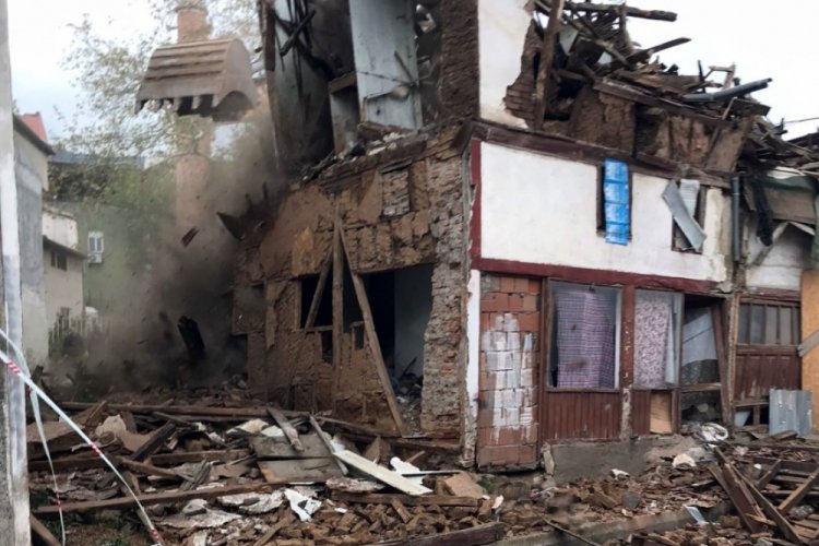 Bursa Osmangazi metruk binalardan temizleniyor