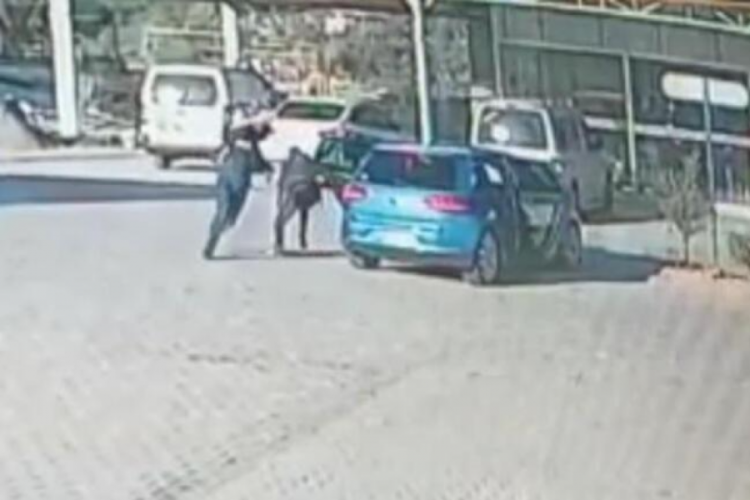 Mersin'de iki grup arasında silahlı kavga &ccedil;ıktı: 2 yaralı