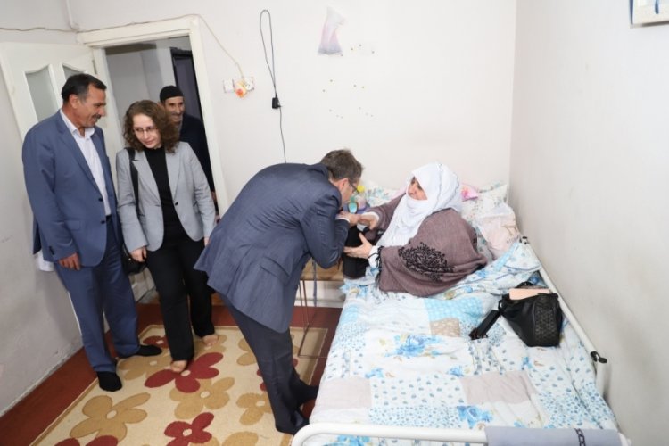 Bursa'da Yıldırım Belediyesi ihtiya&ccedil; sahibi yaşlıların yanında