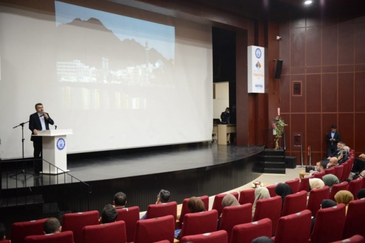 İslam d&uuml;nyasının tarihteki &ouml;nemli şehirleri Bursa Yıldırım'da konuşuluyor