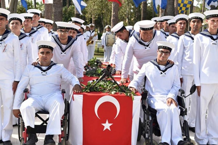 Mersin'de engelli bireyler bir g&uuml;nl&uuml;k temsili askerlik yaptı