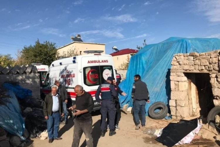 Niğde'de &ccedil;&ouml;ken ahırın altında kalan şahıs hayatını kaybetti
