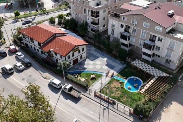 Bursa'da G&uuml;rsulu gen&ccedil;ler, tarihin izlerinin sıcaklığında geleceğe hazırlanıyor