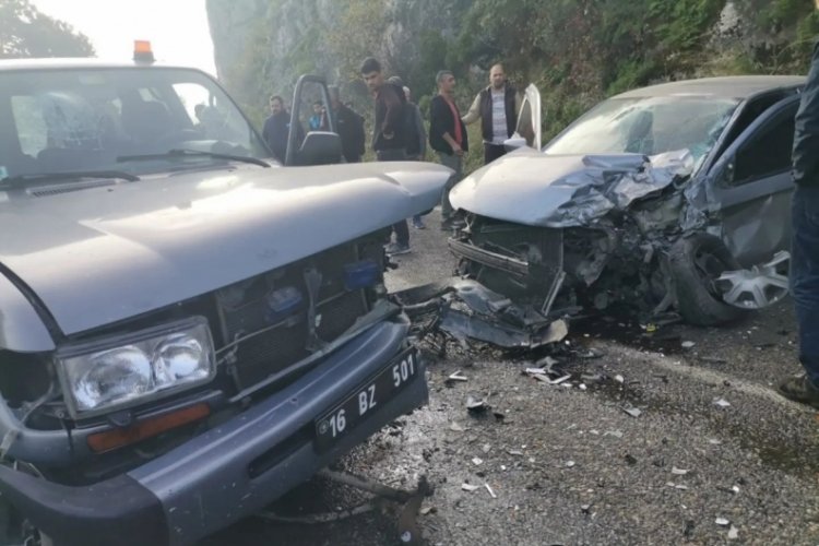 Bursa Orhangazi'de feci kaza! Kafa kafaya &ccedil;arpıştılar