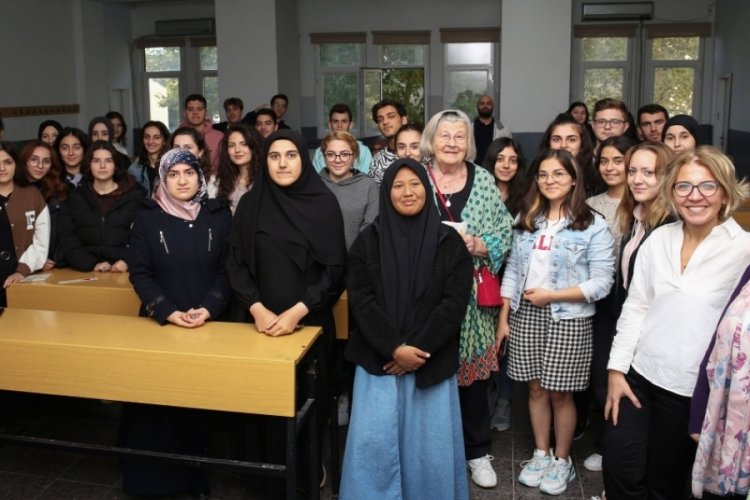 Bursa'da Yazar Kristin Dahl öğretmen adaylarıyla bir araya geldi