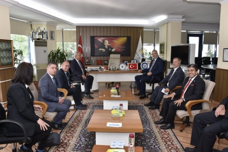 DSP Genel Başkanı Aksakal, Karacabey Belediye Başkanı &Ouml;zkan'ı ziyaret etti