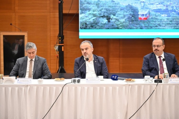 Bursa'da intiharı &ouml;nleyen vatman &ouml;d&uuml;llendirildi