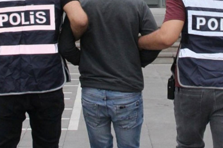 Aydın'da FET&Ouml; &uuml;yesi 3 kişi yakalandı
