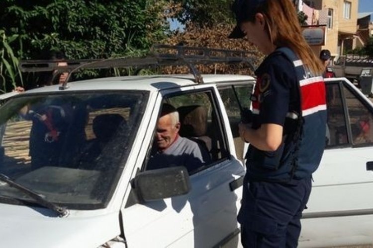 Adana'da jandarmadan okul &ouml;nlerinde denetim