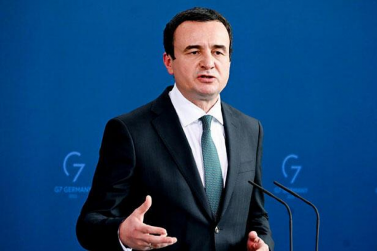 Kosova plaka uygulamasını erteledi