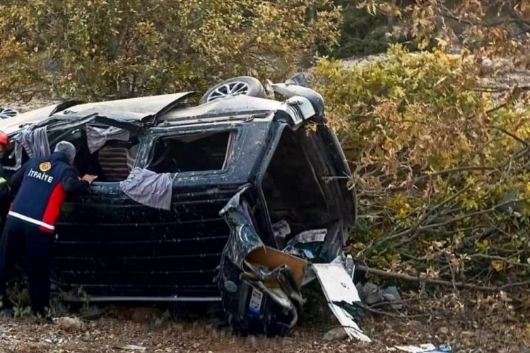 K&uuml;tahya'da korkun&ccedil; kaza: 2 &ouml;l&uuml;, 3 yaralı