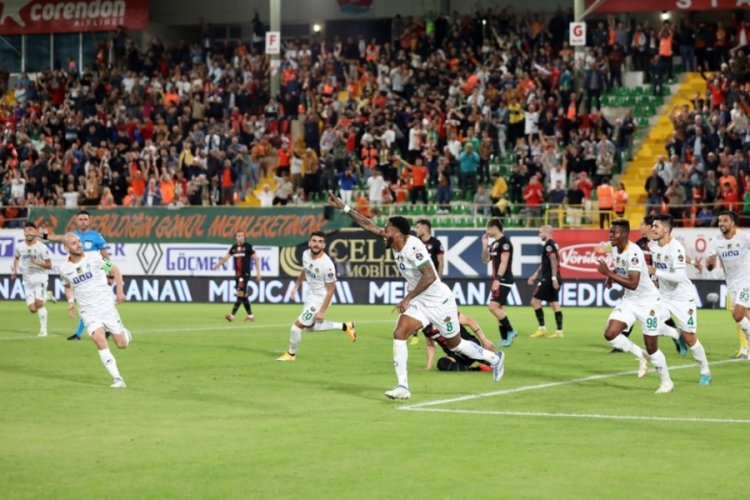 Alanyaspor, Gaziantep FK'yı rahat ge&ccedil;ti