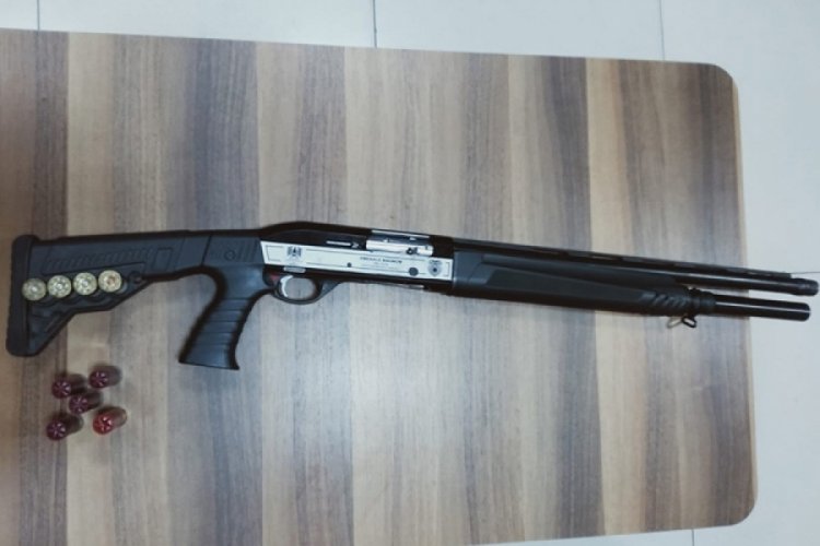 Kayseri'de ş&uuml;pheli ara&ccedil;tan ruhsatsız av t&uuml;feği &ccedil;ıktı