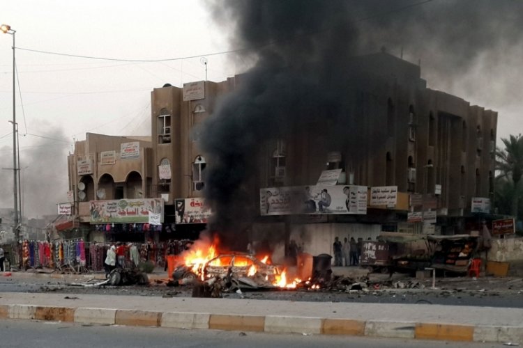 Irak'ta araca yerleştirilen bomba infilak etti: &Ccedil;ok sayıda yaralı var