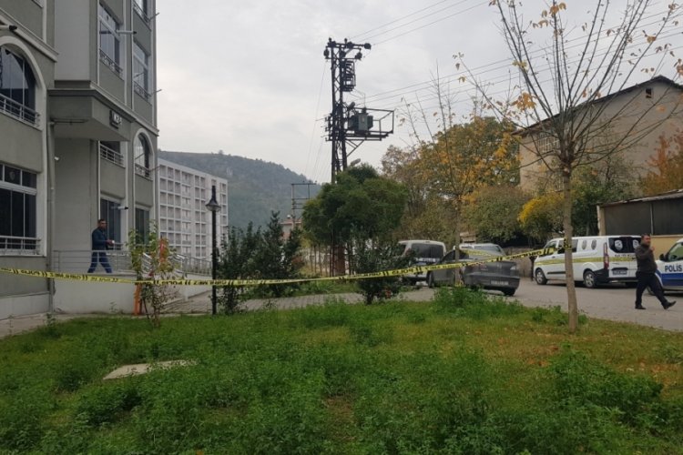 Karab&uuml;k'te apartman dairesinde yangın can aldı