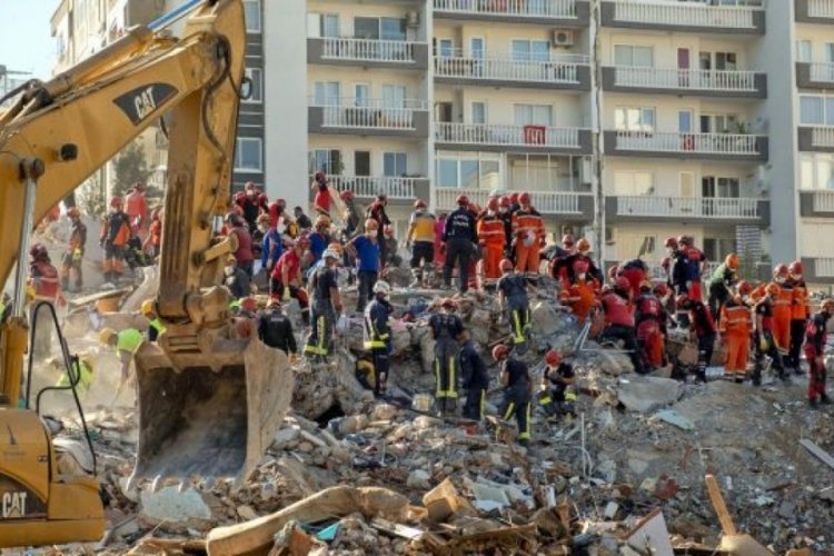 İzmir'de "deprem &ccedil;alıştayı" d&uuml;zenlendi