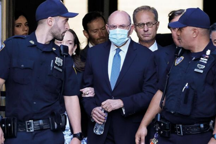 Donald Trump'ın sahibi olduğu şirketin, Finans Direkt&ouml;r&uuml; Weisselberg'in yargılanmasına başlandı