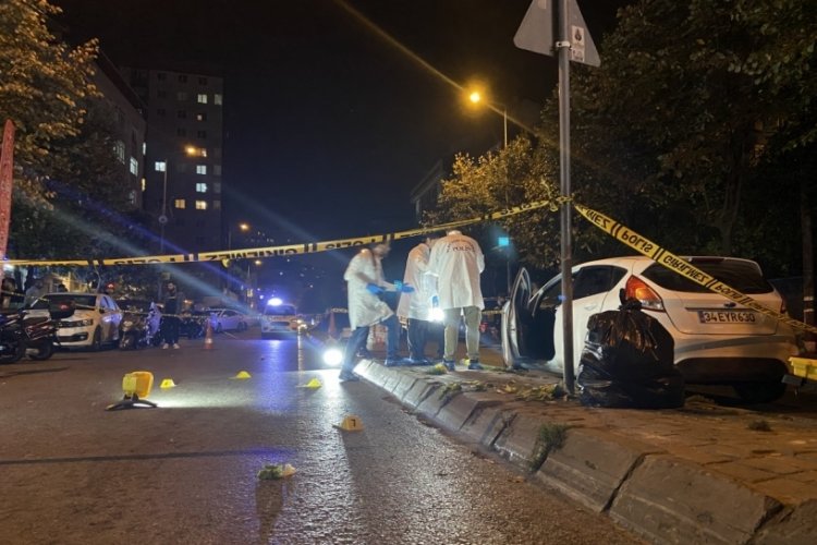 İstabul'da film gibi olay! Otomobili durdurup kadını ka&ccedil;ırdılar, s&uuml;r&uuml;c&uuml;s&uuml;ne kurşun yağdırdılar