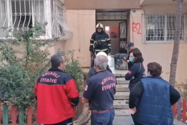 Kocaeli'nde elektrik tesisatındaki arıza mutfağı k&uuml;le &ccedil;evirdi