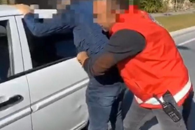 Ekiplerin ş&uuml;phelendiği ara&ccedil;tan uyuşturucu &ccedil;ıktı!
