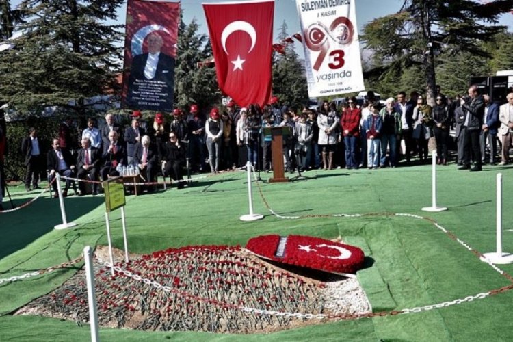 9. Cumhurbaşkanı Demirel doğum g&uuml;n&uuml;nde memleketinde anıldı