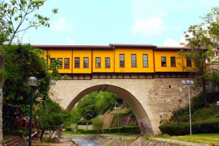 Meteoroloji'den sis uyarısı! Bursa'da bug&uuml;n hava nasıl olacak?