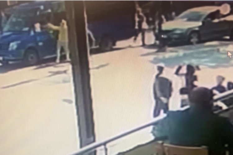 İstanbul'da yol verme kavgası! Baltayla saldırdı