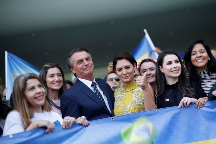 Bolsonaro se&ccedil;imi kaybedince eşini takipten &ccedil;ıktı