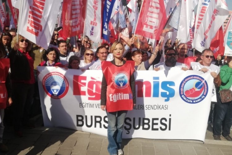 Bursa'da binlerce öğretmen iş bıraktı 