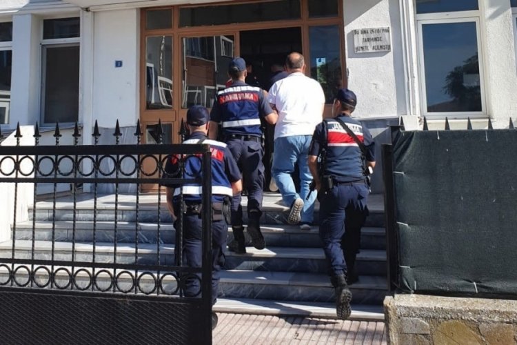 Edirne'de yasadışı yollarla &uuml;lkeden ka&ccedil;mak isteyen 77 ter&ouml;rist tutuklandı