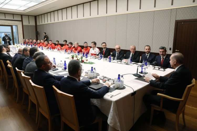 Cumhurbaşkanı Erdoğan, Ampute Futbol Milli Takımı'nı kabul etti