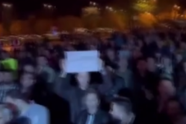 Bosna Hersek'te, Sırp muhalifler se&ccedil;im sonu&ccedil;larını protesto etti
