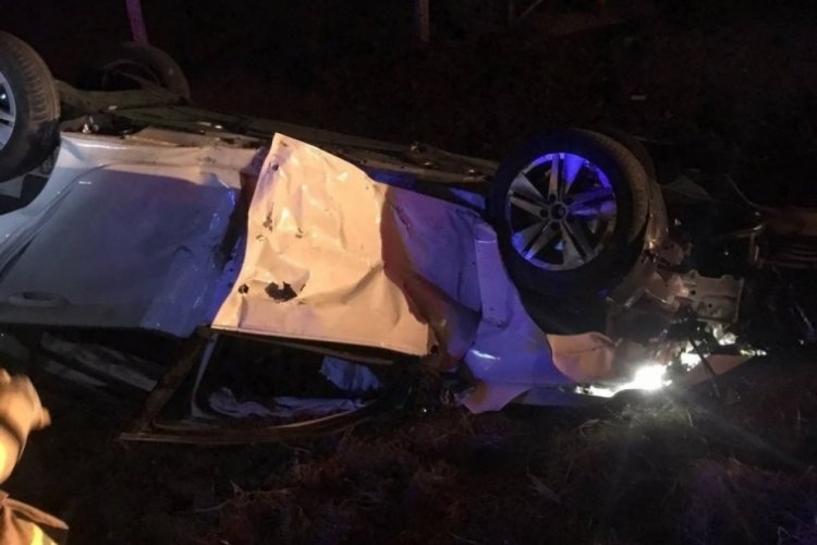 Balıkesir'de takla atan aracın s&uuml;r&uuml;c&uuml;s&uuml; ağır yaralandı