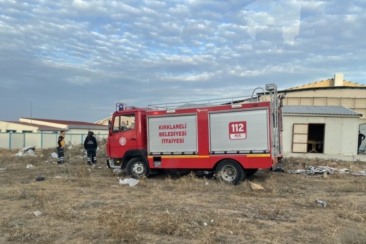 Kırklareli'nde inşaat iş&ccedil;ilerinin kaldığı konteynerde yangın &ccedil;ıktı