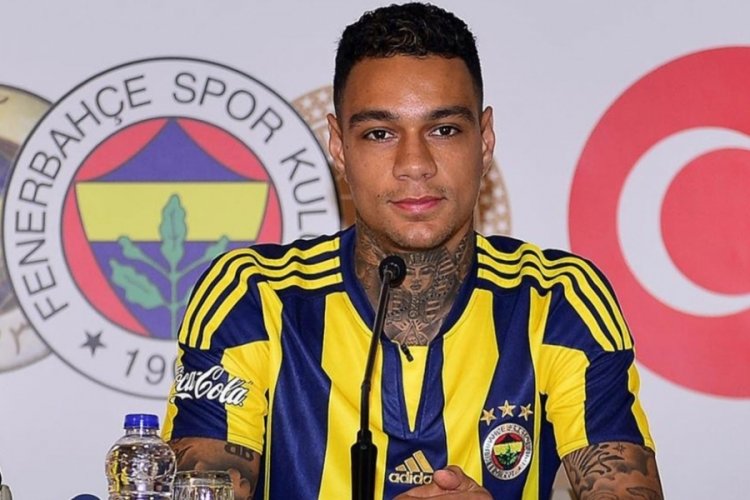Fenerbah&ccedil;e'nin eski futbolcusu Van der Wiel'in dolandırılması davasında karar a&ccedil;ıklandı