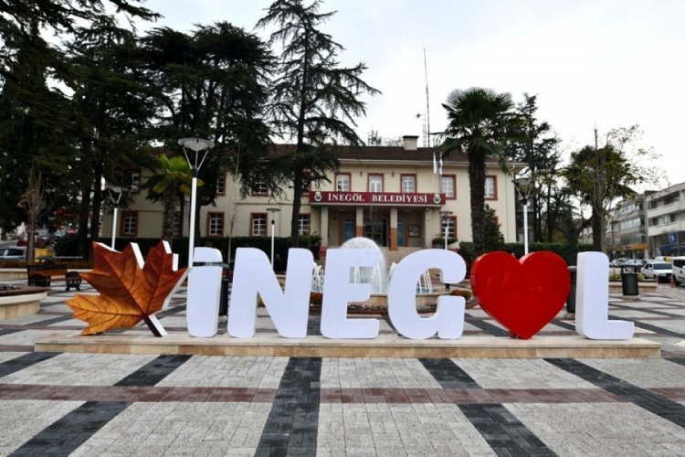 Bursa İneg&ouml;l'de kitabını g&ouml;t&uuml;ren indirimi kapıyor