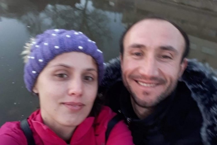 Kocasını g&ouml;ğs&uuml;nden bı&ccedil;akladı! Hakim karşısına &ccedil;ıktı