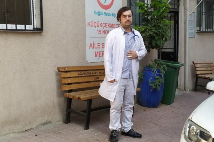 İstanbul'da 3 sağlık &ccedil;alışanına hasta saldırdı