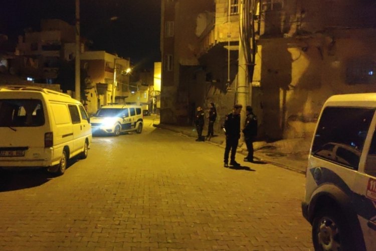 Şanlıurfa'da komşu kavgasında bı&ccedil;aklar konuştu: 1 &ouml;l&uuml;, 3 yaralı