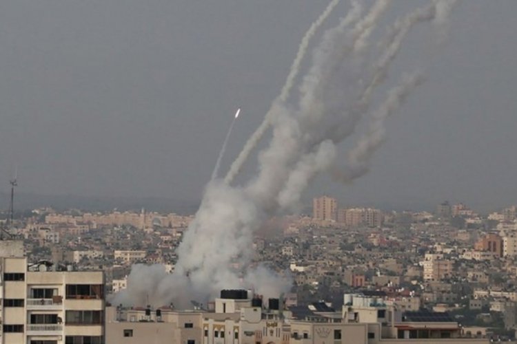 İsrail ordusu, Gazze'den bir roket atıldığını a&ccedil;ıkladı