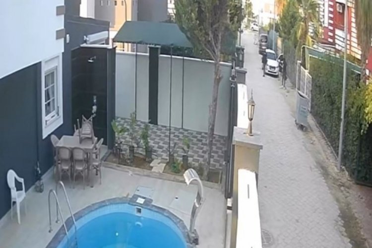 Barışmak i&ccedil;in geldiği arkadaşını aynı yerde vurarak yaraladı