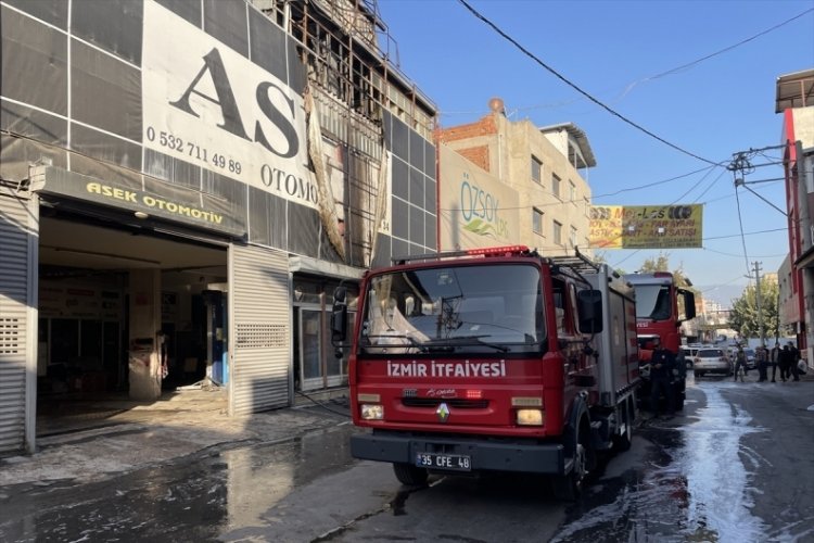 İzmir'de at&ouml;lyede yangın &ccedil;ıktı