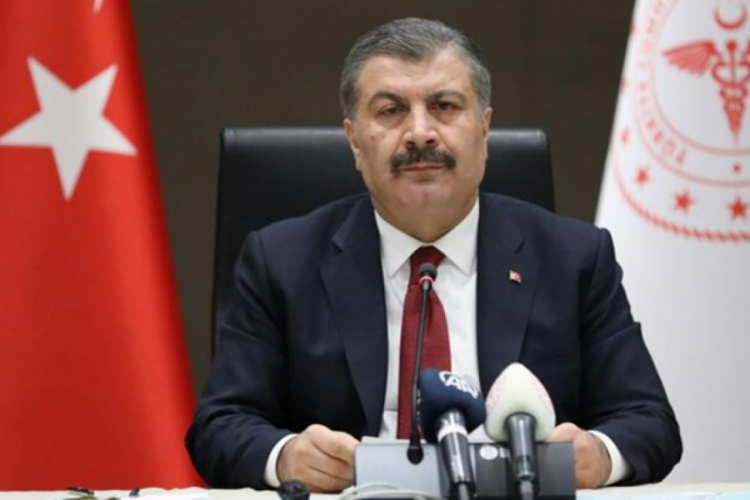 Bakan Koca İzmir'deki depremde yaralananlar ile ilgili a&ccedil;ıklamada bulundu