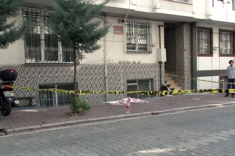 12 yaşındaki &ccedil;ocuk, apartmanın &ccedil;atısından d&uuml;şerek ağır yaralandı