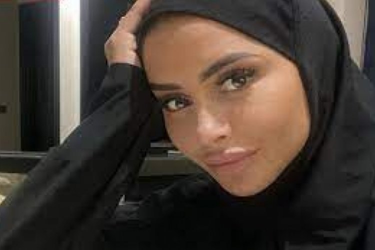 Fransız model Marine el Himer, M&uuml;sl&uuml;man olduğunu a&ccedil;ıkladı